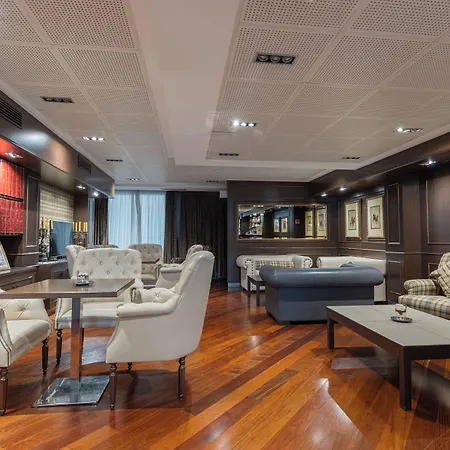 Colonial Hotel 4*