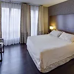 巴塞罗那殖民酒店 4*