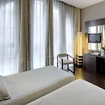 Colonial 4*