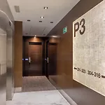 Colonial 4*