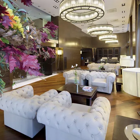 Colonial 4*